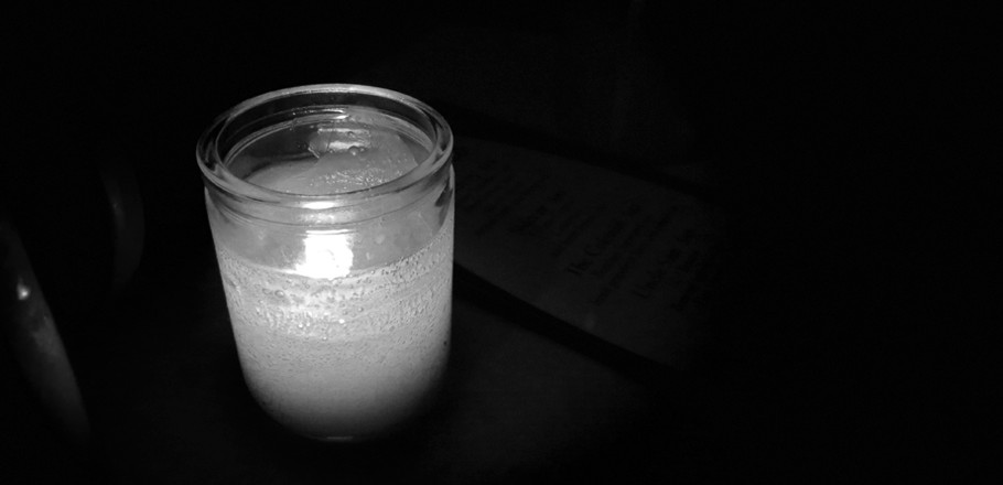 candleBW